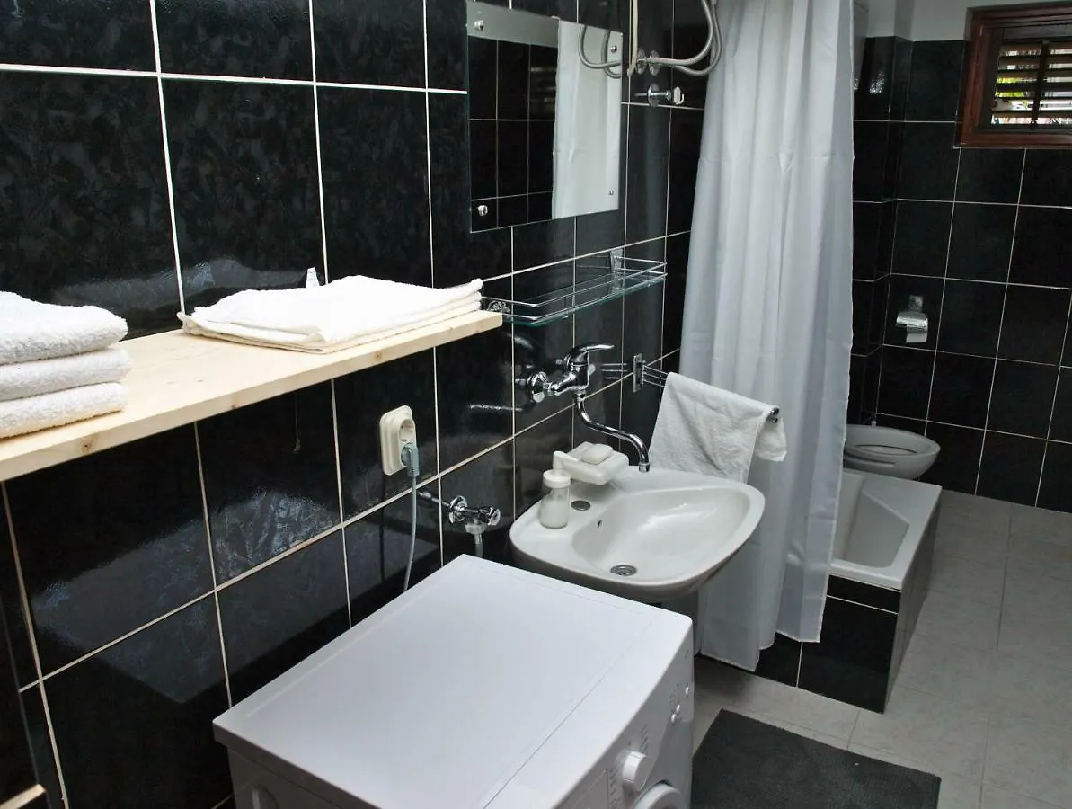 Apartment Fjaka Split